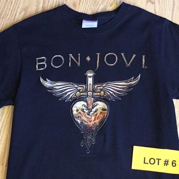 BON JOVI tour tee from 2011 with concert cities on back - Picture 3 of 8